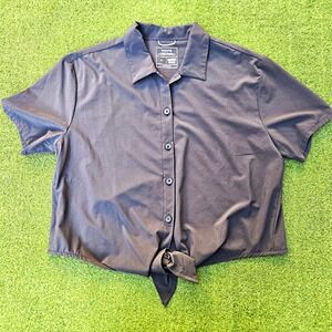 Wayre Women's Charcoal Gray Solid Short Sleeve Button-Up Shirt Medium